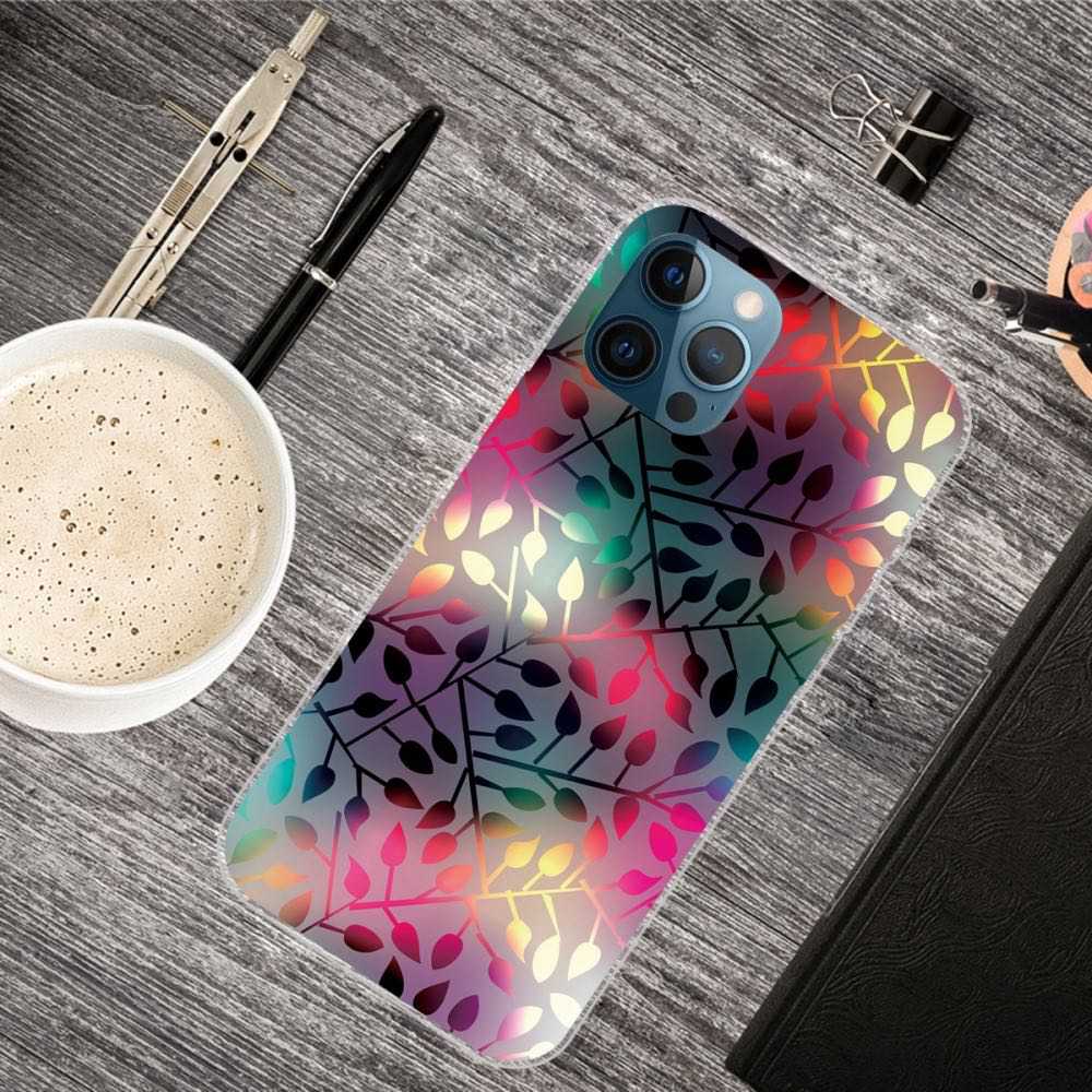 iPhone 12 / iPhone 12 Pro Case Made With Soft TPU - Leaf Pattern